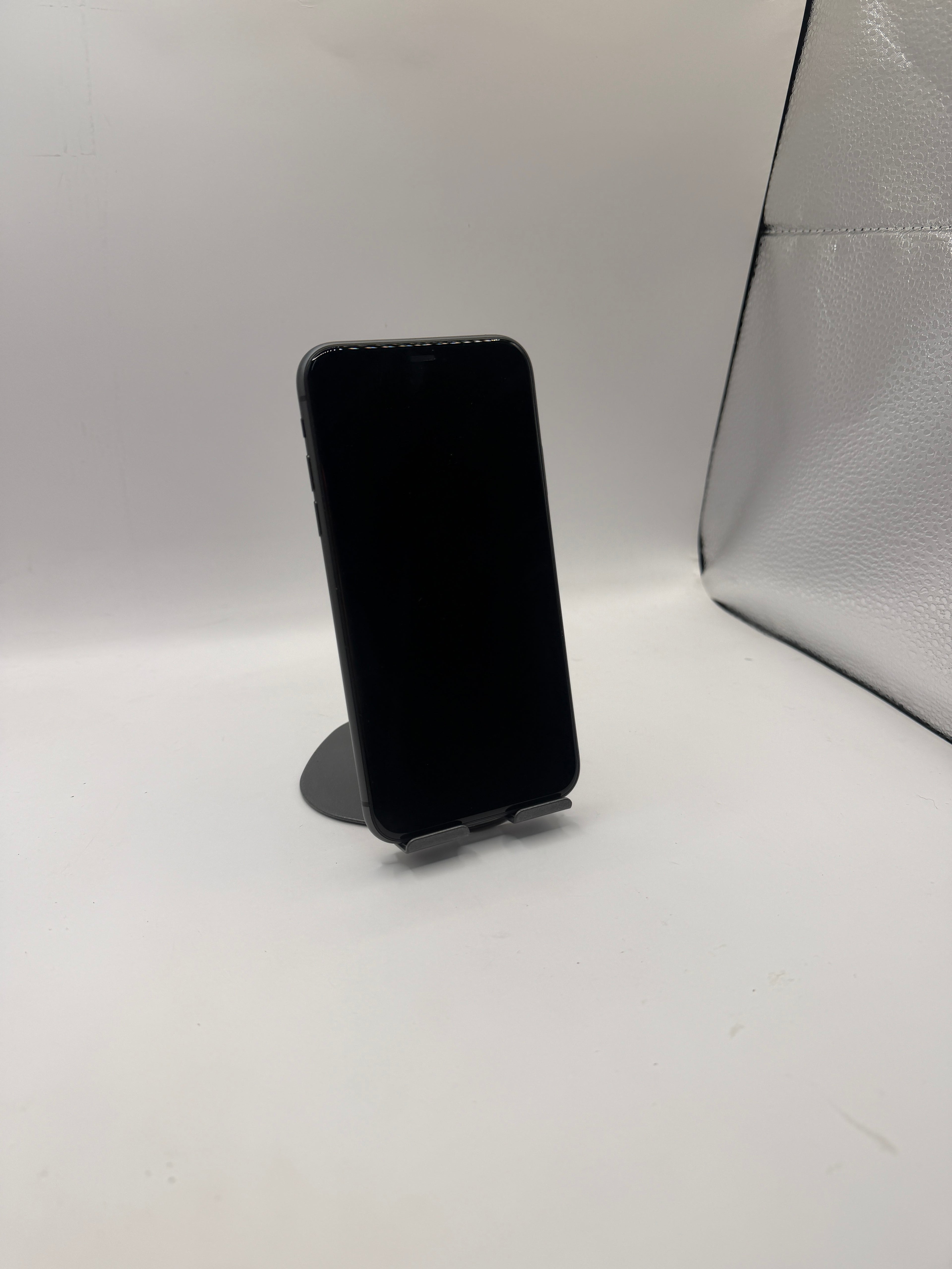 Apple iPhone 11 64GB (Used)